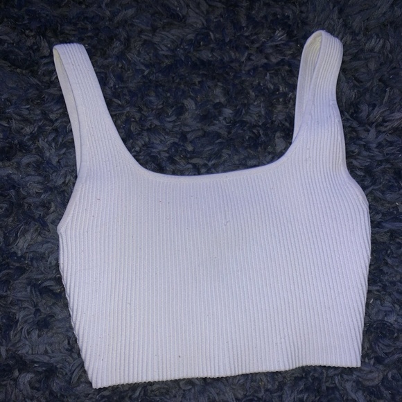 aritzia ribbed tank (a bit of piling)